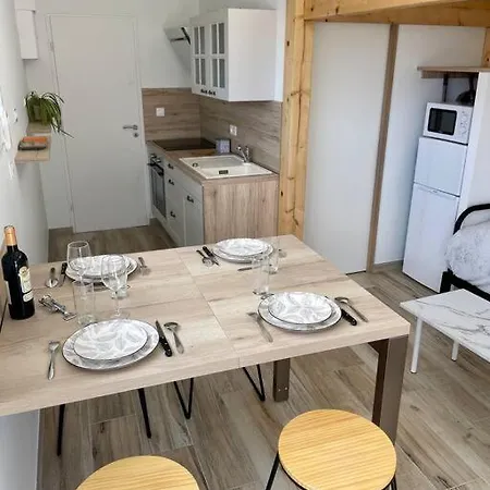 Studio Independant 4 Personnes Pisany Exterior photo