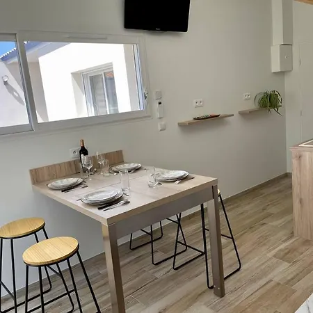 Studio Independant 4 Personnes Pisany Exterior photo