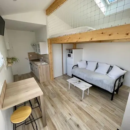 Studio Independant 4 Personnes Pisany Exterior photo